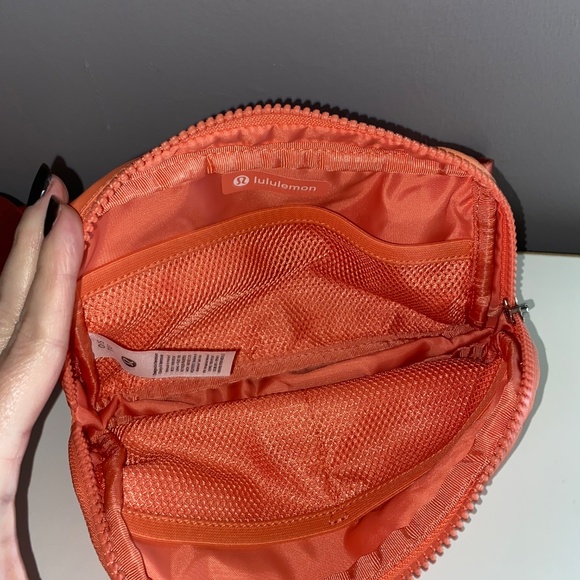 LULULEMON Coral Kiss Everywhere Belt Bag 1L - Picture 7 of 16